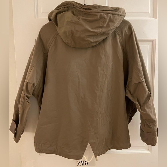 NEW! with tags. ZARA army green jacket with hoodie. Nice oversize fit. Size XS - Picture 5 of 5